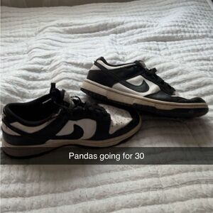 Nike Black and White Women's Sneakers